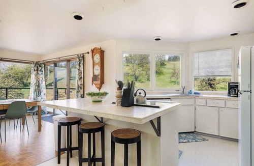 Mosier House | Closest home to Mosier Falls with mountain & river views, hot tub, & game room