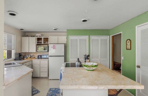 Mosier House | Closest home to Mosier Falls with mountain & river views, hot tub, & game room
