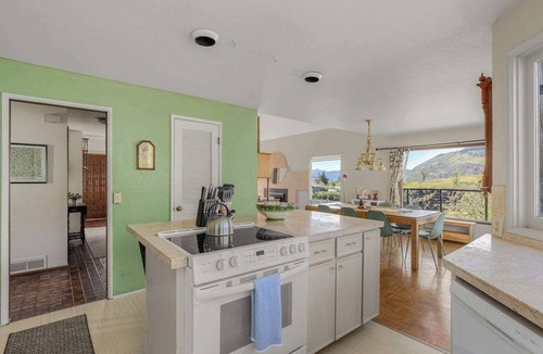 Mosier House | Closest home to Mosier Falls with mountain & river views, hot tub, & game room