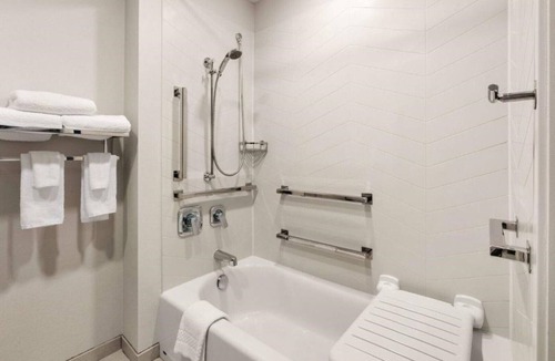 South Lake Union House | Closest Marriott Hotel to the Seattle City Center