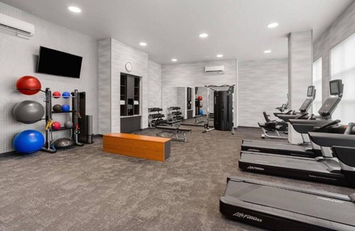 South Lake Union House | Closest Marriott Hotel to the Seattle City Center