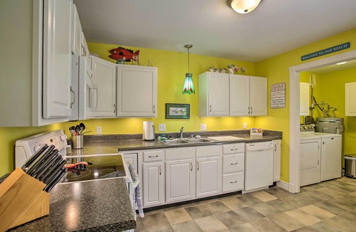 Waveland Cottage | 'cloud 9 On The Coast' < 1 Mi to Beach!