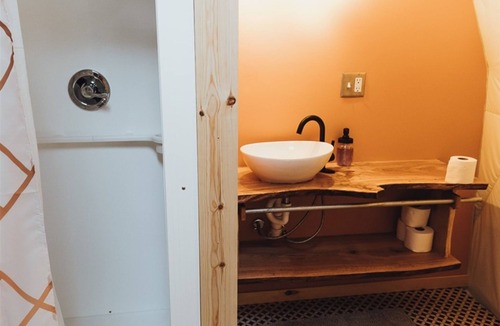 Rogers Hotel | .Cloud Dome Treehouse | 1 Bed, 1 Bath