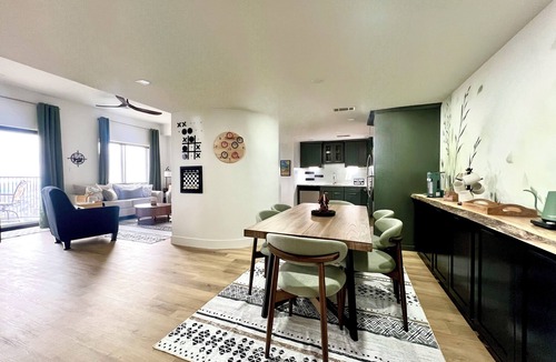 Sugar Mountain Apartment | CloudSide@Sugar Pool/Hot Tub/Sauna/Ski/Snowboard/Endless Mountain Views!