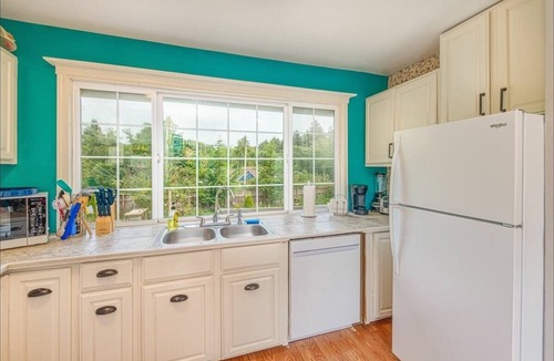 Grayland House | Coastal Family Home | EV Charger | Deck & Grill