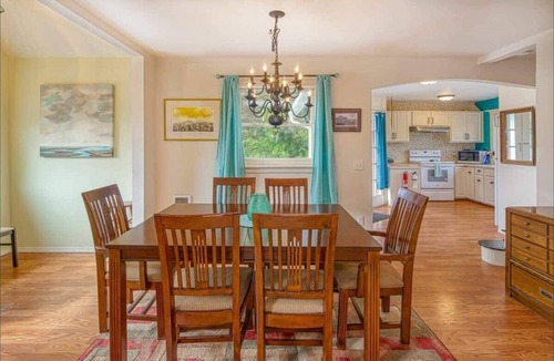 Grayland House | Coastal Family Home | EV Charger | Deck & Grill