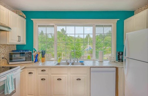 Grayland House | Coastal Family Home | EV Charger | Deck & Grill