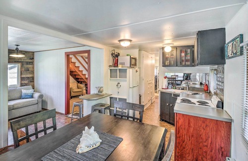 Grayland Cottage | Coastal PNW Gem w/Hot Tub - Walk to Beach!