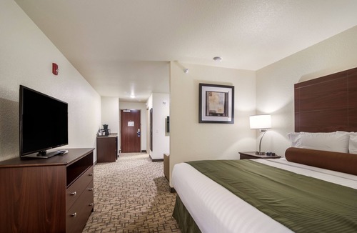 Victor Hotel | Cobblestone Hotel & Suites - Victor