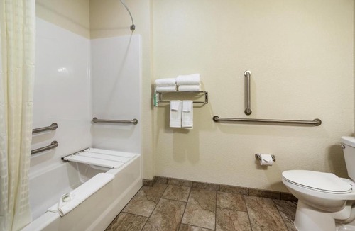 Victor Hotel | Cobblestone Hotel & Suites - Victor