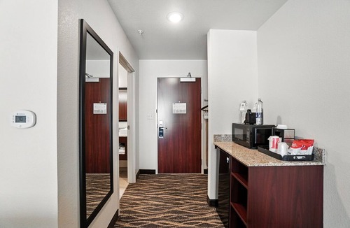 Bellefontaine Hotel | Cobblestone Hotel & Suites-Bellefontaine
