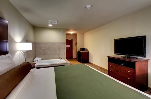 Manning Hotel | Cobblestone Inn & Suites