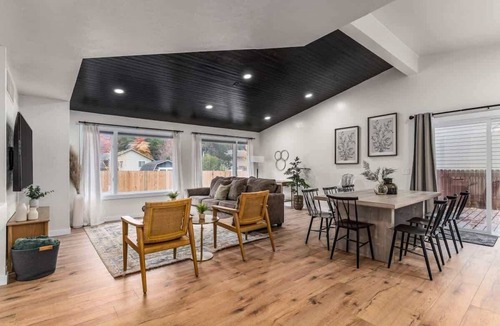 Graystone House | Coeur d'Alene Getaway I Quiet Neighborhood