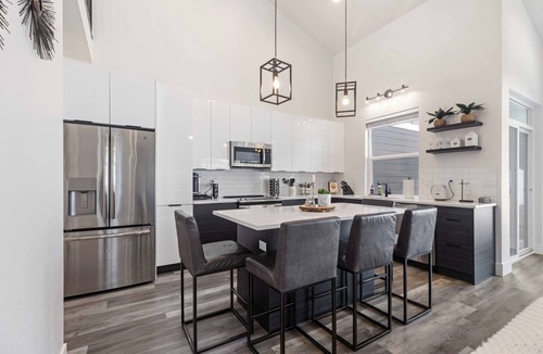 Coeur d'Alene House | Coeur d'Alene Townhome Modern New Downtown Shops Beach