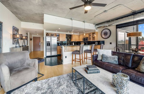 Coeur d'Alene Condo | Coeur d’Alene Luxury Waterfront Condo - Dates now available in July!