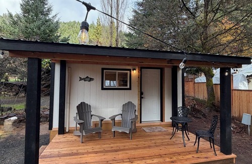 Idleyld Park Cabin | Coho Cabin in Umpqua National Forest