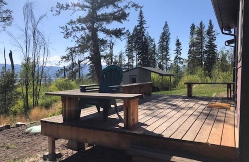 Eureka House | Colter Ridge, Two Bedroom Two Bathroom Cozy Cabin, Valley Views, Aveda Products