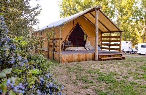 Colville Hotel | Columbia Point Resort