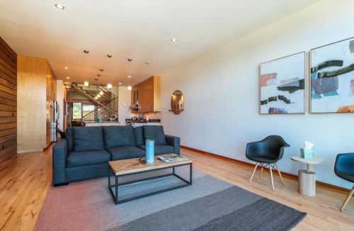 Hood River House | Columbia River Gorge View FOUR Condo