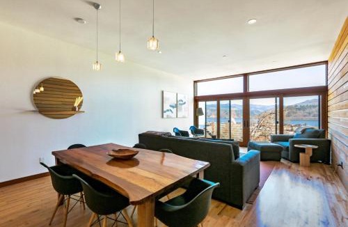 Hood River House | Columbia River Gorge View FOUR Condo