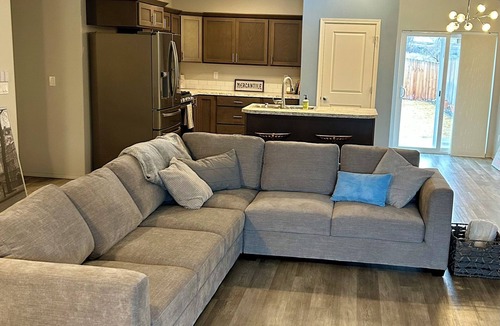 Tri-Cities House | Columbia River View near Toyota Center, Family-Friendly Home in Kennewick
