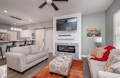 Kennedy King House | Combined Duplex on the Monon Trail near north Downtown Indy. Perfect for groups