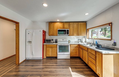 Oak Harbor House | Combined Main House + Studio in Oak Harbor!