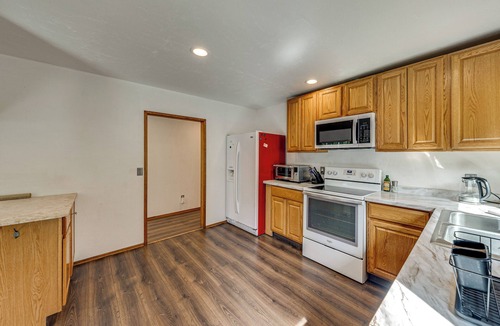 Oak Harbor House | Combined Main House + Studio in Oak Harbor!