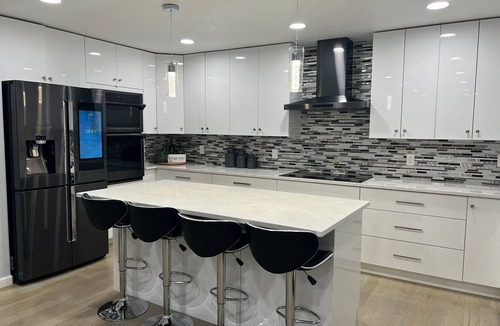 Dupont House | Come and enjoy this beautiful 3 -bedroom 2.5 bathroom