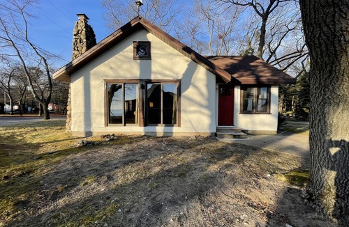 Au Gres Cabin | Come relax at this peaceful, rustic cabin on the shores of Lake Huron.