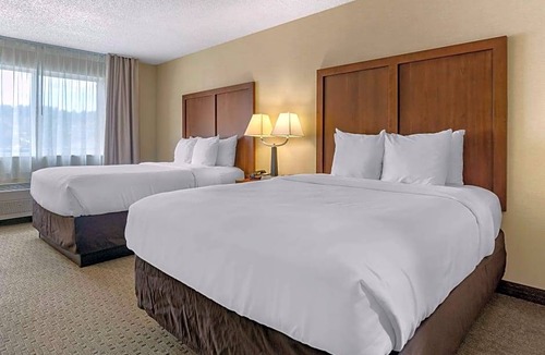 Canyon Park Hotel | Comfort Inn & Suites Bothell - Seattle North