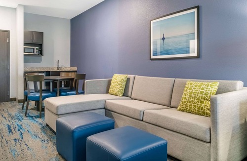 Adrian Hotel | Comfort Inn & Suites Adrian