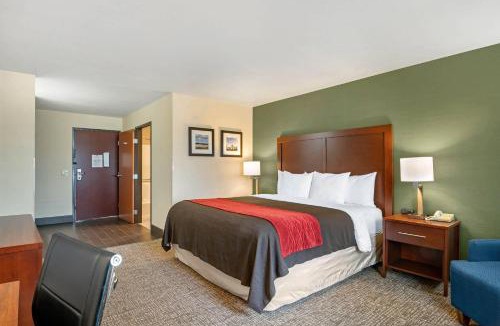 Salem Hotel | Comfort Inn & Suites Salem Northeast