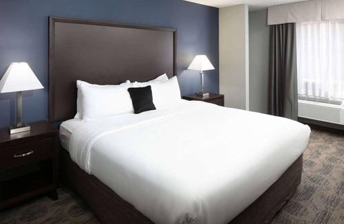 Sequim Hotel | Comfort Meets Affordability in Red Lion Inn & Suites Sequim! Free Breakfast!