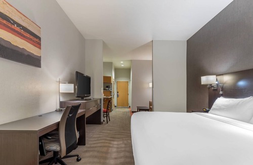 Meridian Hotel | Comfort Suites Boise West Meridian