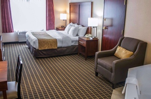 Far Southwest Hotel | Comfort Suites Portland Southwest