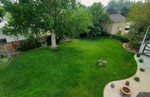 Southeast Boise House | Comfortable 2-bedroom house in Boise. Hot Tub. Fenced yard. Pet friendly.