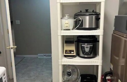 Pierre House | Comfortable 3 bed/3 bath/garage overlooking Pierre