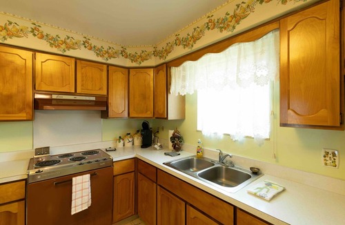 Fostoria House | Comfortable 4-Bedroom Home in Mt Morris