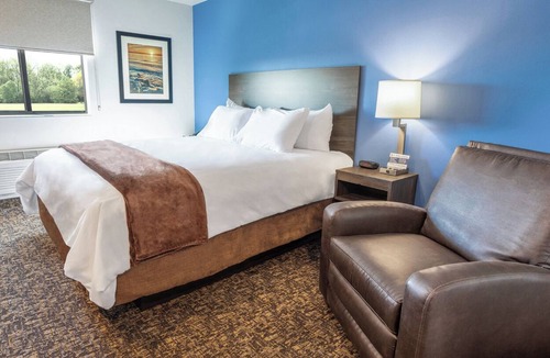 Plainfield Hotel | Comfortable and Convenient Location Near Airport and Downtown