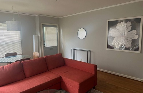 Creston - Kenilworth Apartment | Comfortable and quiet one bedroom side by side apartment