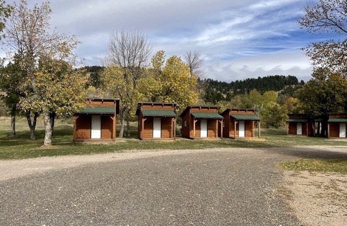 Sturgis Cabin | Comfortable Cabin Perfect for Couples Exploring the Outdoors in Sturgis, South Dakota