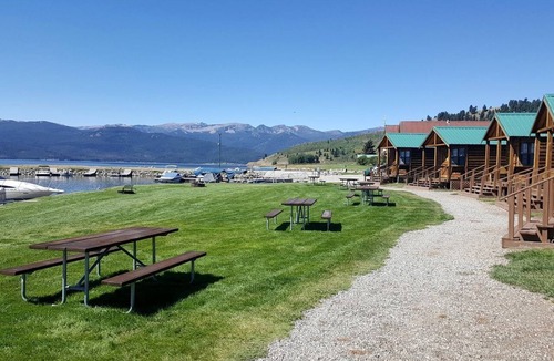 West Yellowstone Cabin | Comfortable Lakefront Cabin near West Yellowstone, Montana