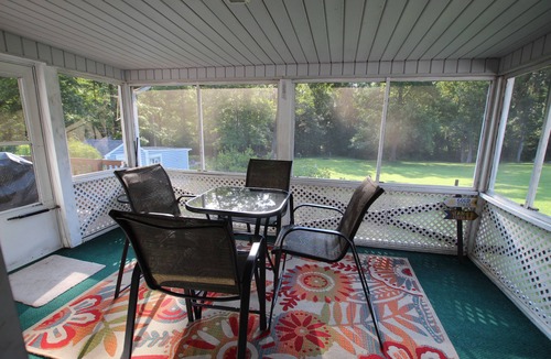 Monticello House | Comfortable lake living, pool access, 3 miles to marina