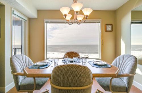 Lincoln Beach House | Comfortable Lincoln City Condo w/Patio & Views!