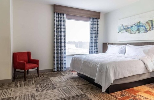 North Little Rock Hotel | Comfortable Retreat | Quick drive to Big Dam Bridge & Central High Historic Site