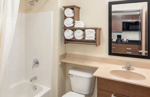 Pasco Hotel | Comfortable Suites with Kitchenettes Near HAPO Center and Event Sites