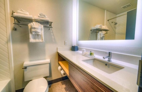South End House | Comfortable Tacoma room near WA universities !