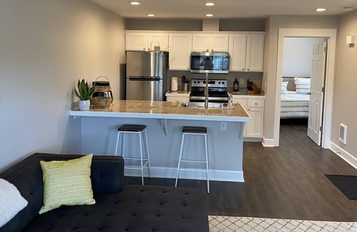 Woodstock Apartment | Comfy and trendy condo in Southeast Portland