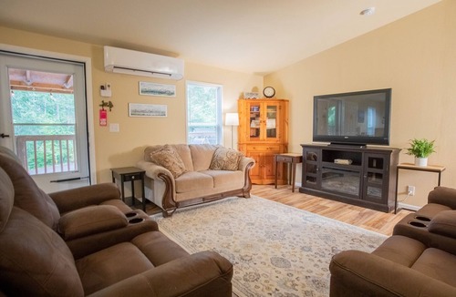Hoodsport Cabin | Comfy cabin at lake Cushman Near Olympic National Park & Forest